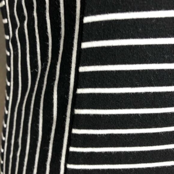 WHBM black white contrasting striped knit top size Medium - Picture 5 of 14